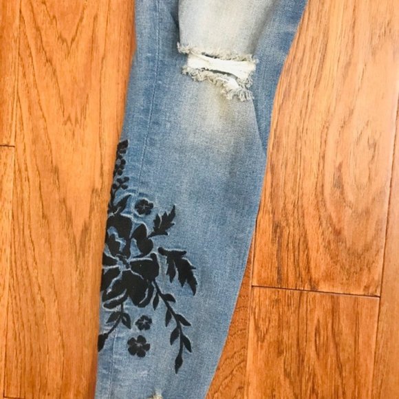 Express Embroidered High Rise Jeans - Picture 5 of 7